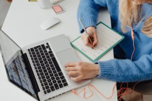 Must-haves secretaresses_pexels-karola-g-5908816