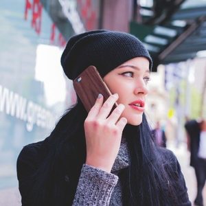 telefoongesprek kort en bondig