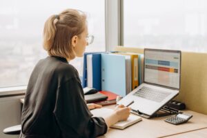 Een rij vastzetten in Excel_pexels
