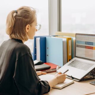 Een rij vastzetten in Excel_pexels
