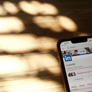 LinkedIn taal wijzigen_pexels
