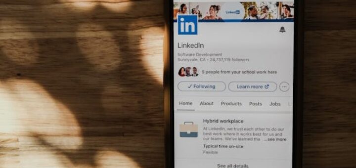 LinkedIn activiteit verbergen_pexels-airamdphoto