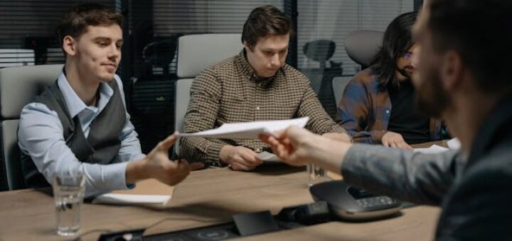 Vergadering goed voorbereiden_pexels-cottonbro