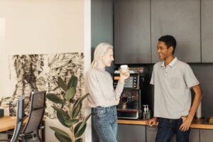 Koffiemachine op kantoor_pexels-anastasia-shuraeva